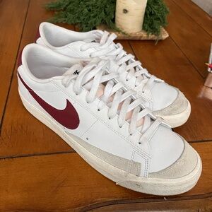 Nike Low Top Sneakers